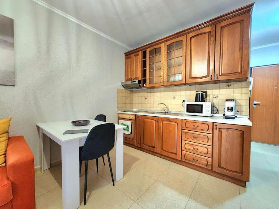 One Bd Flat Near Center With 24H Self Check In Διαμέρισμα Τίρανα Εξωτερικό φωτογραφία