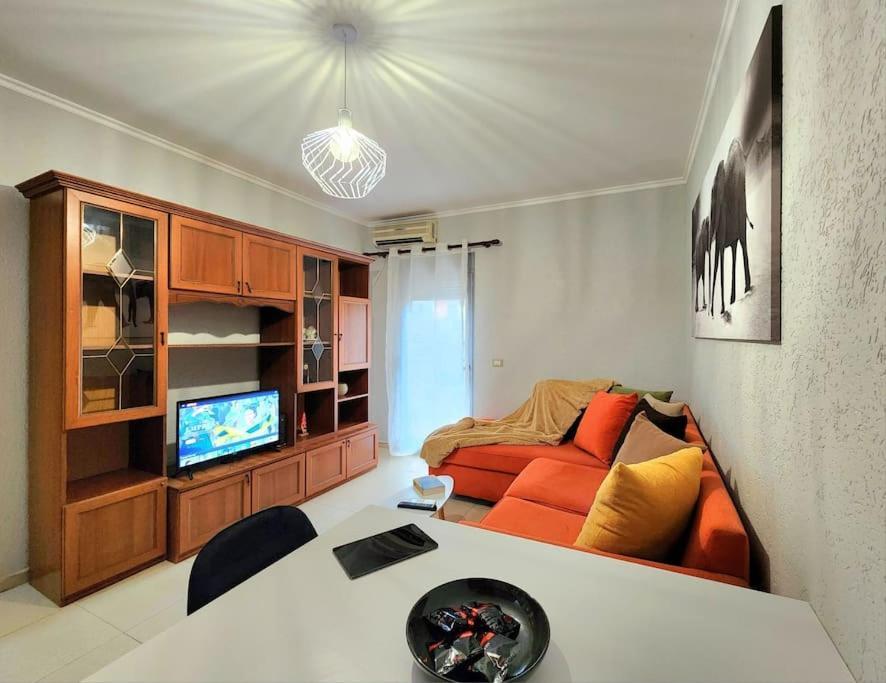 One Bd Flat Near Center With 24H Self Check In Διαμέρισμα Τίρανα Εξωτερικό φωτογραφία