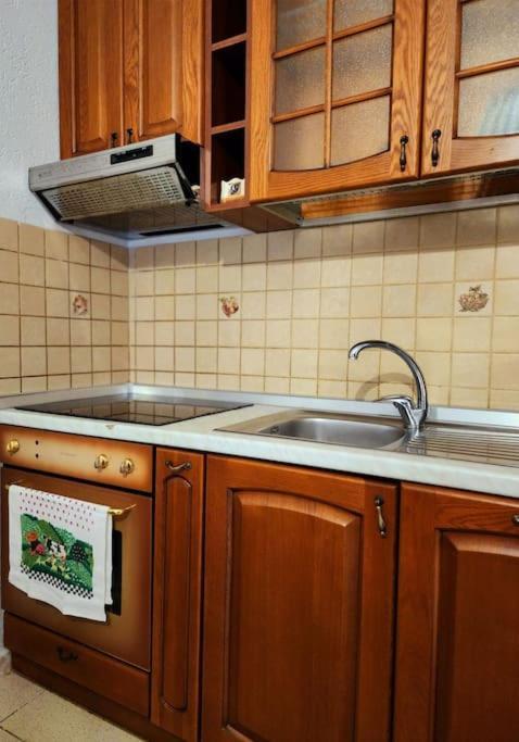 One Bd Flat Near Center With 24H Self Check In Διαμέρισμα Τίρανα Εξωτερικό φωτογραφία